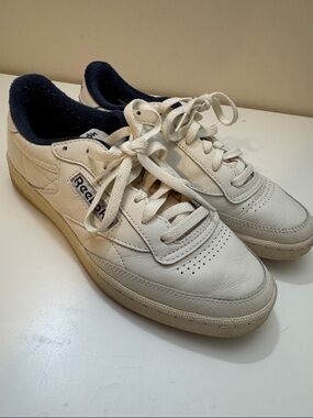 Reebok Club C / White Leather Low-Top Sneakers with Navy Trim / M8 W9.5